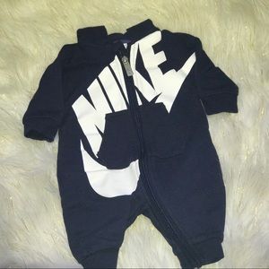 NIKE ONESIE